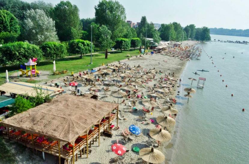Appartamento Piccolo Novi Sad Esterno foto